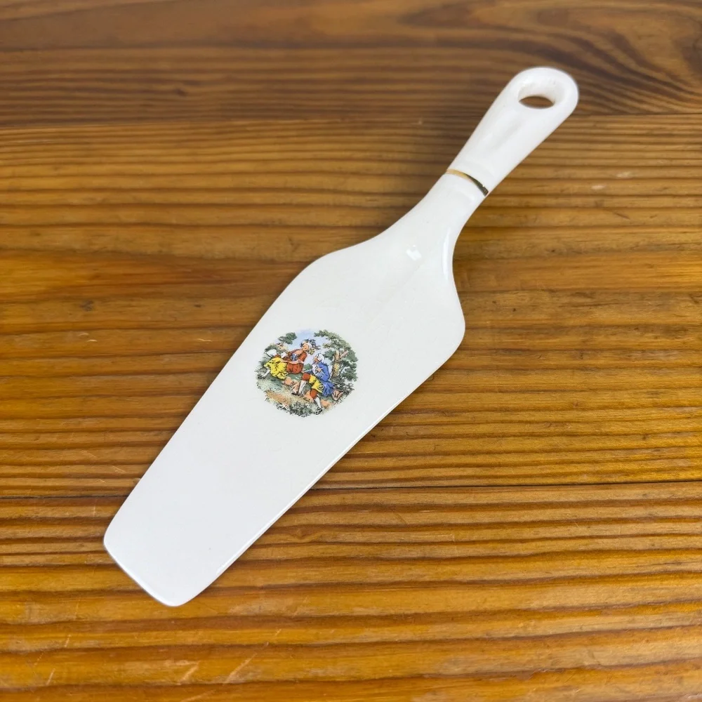 Vintage Porcelain Cake Server with Pastoral Scene – Gold Trim Handle